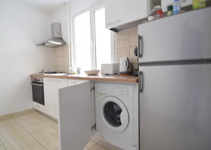 Resedinta Cantemir * Bucureşti